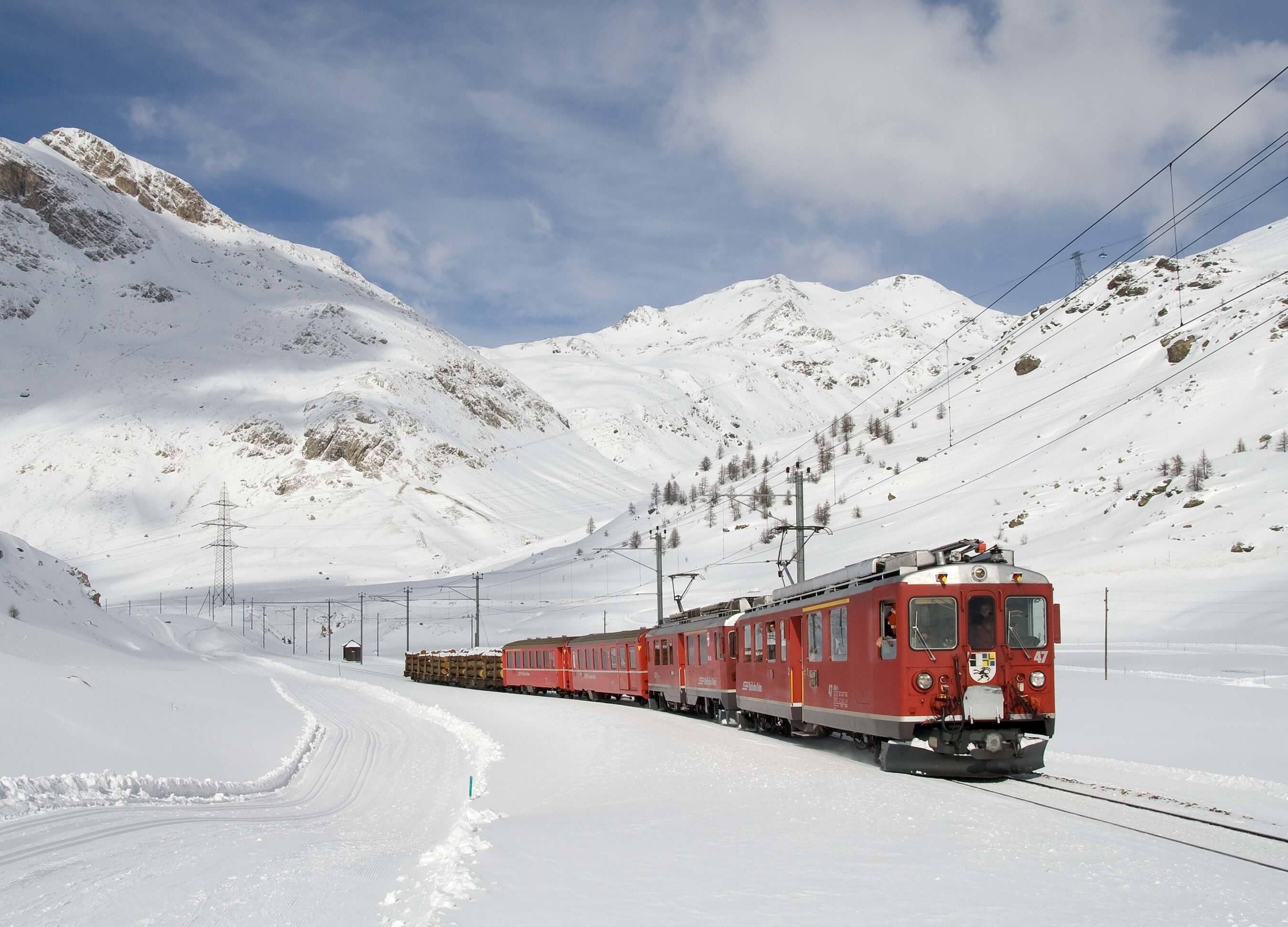 Der rote Zug der Berninabahn - Kreisviadukt Brusio
